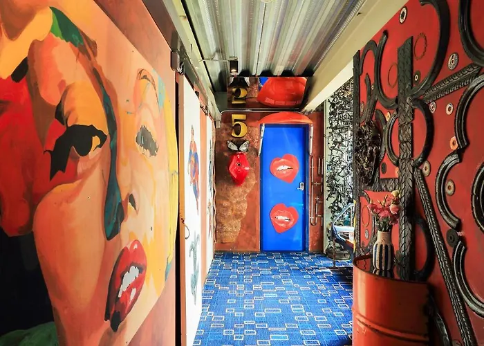 Hotel Mestyle Garage