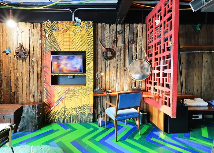 Mestyle Garage Hotel 3*