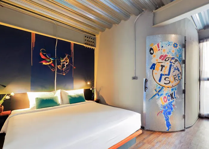 Mestyle Garage Hotel 3*